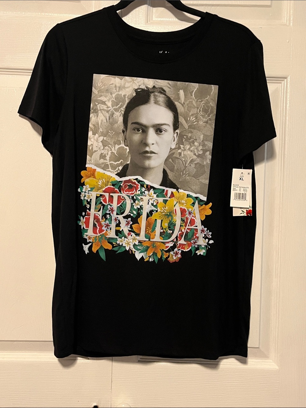 NWT Black Frida Floral Graphic Short-Sleeve Tee